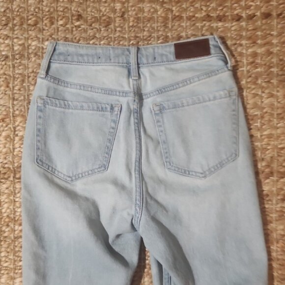Hollister Light Blue Ripped Ankle Jeans - Picture 6 of 9